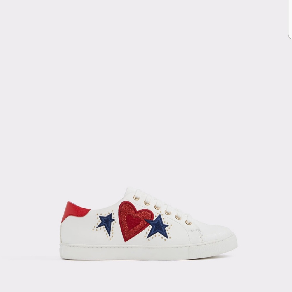 Ladies sneakers